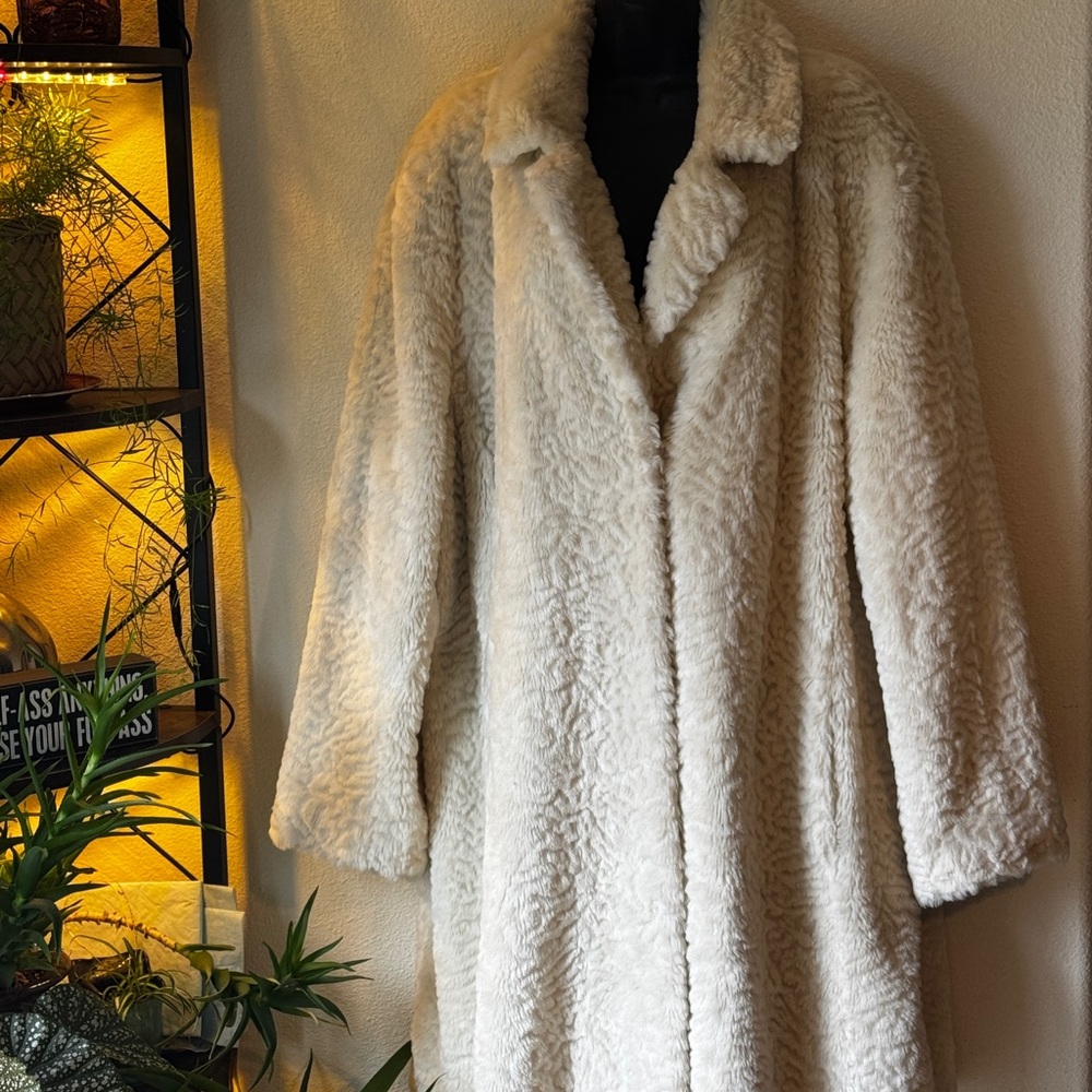 Elegant Off-White Faux Fur Coat